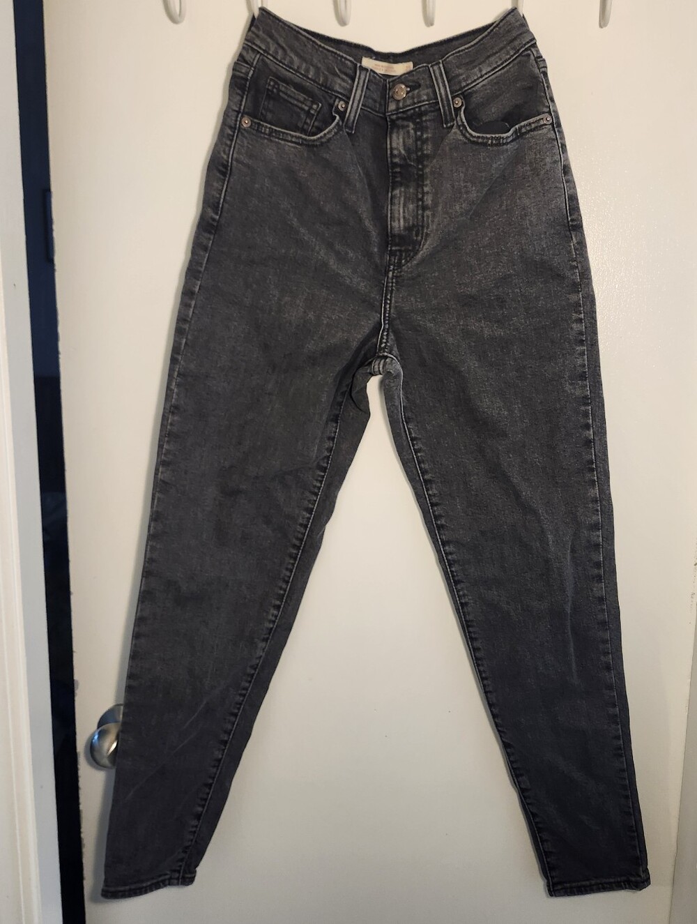 Levi High Waisted Size 25